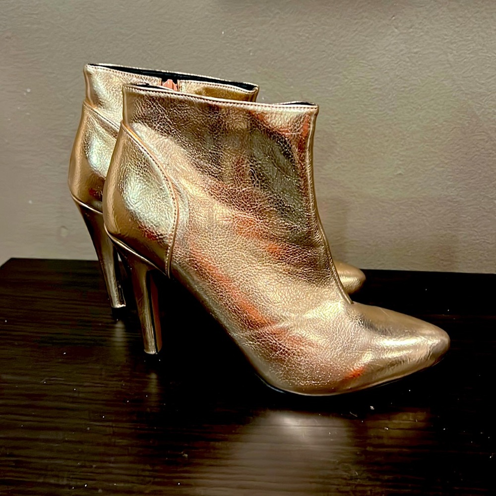 New no tags boots stylish